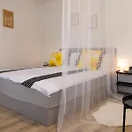 Lia Apartment *