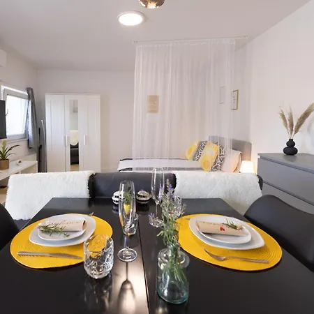 Lia Апартаменты *